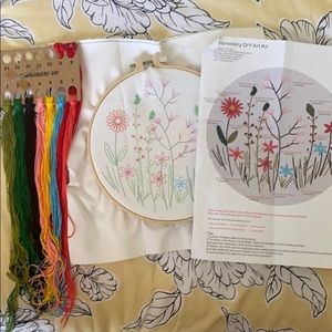 5 set of Embroidery Stencils w Yarn